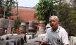 Ông Nông say sưa kể về đồ đá cũ