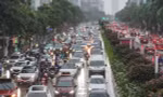 Mưa lớn do ảnh hưởng bão số 2: Giao thông Hà Nội tê liệt, ùn tắc kéo dài