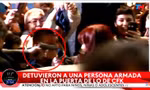Súng ngắn chĩa vào đầu Phó tổng thống Argentina Cristina Fernandez de Kirchner. Nguồn: CNN.