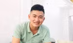 Chàng trai giúp sửa hàng chục xe máy trong mưa lớn ở Hà Nội