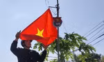 Thanh niên Cần Thơ làm 50 km đường cờ Tổ quốc trong ngày khởi động Tháng Thanh niên