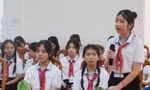 Lãnh đạo tỉnh Cao Bằng nhận thông điệp của thiếu nhi. 
