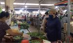 Giá hàng hoá, thực phẩm thiết yếu ở TPHCM tăng chóng mặt