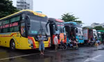Giá xăng dầu tăng kỷ lục: Doanh nghiệp vận tải chưa kịp 'ngoi' lên đã tiếp tục 'chìm'