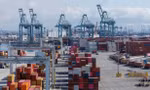 Các container hàng hoá tại cảng Los Angeles ngày 4/2. (Ảnh: Reuters)