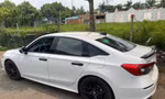 Mua xe mới, chủ sở hữu phát hiện Honda Civic RS mất lớp sơn 'zin'