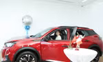 VĐV điền kinh Nguyễn Thị Oanh chính thức nhận xe Peugeot 2008