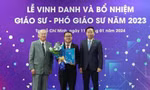 Nhà khoa học đạt giải thưởng Quả Cầu Vàng nhận bổ nhiệm Phó Giáo sư ở tuổi 35