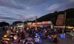 Người dân từ TPHCM tự phát trở về quê trong đợt giãn cách xã hội và được vận động quay lại