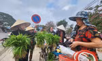Độc lạ phiên chợ một năm chỉ họp vài ngày ở Nghệ An