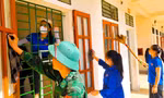 'Áo xanh' giúp giáo viên làm đẹp trường bước vào năm học mới