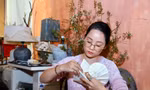 Cô gái Hà thành 'thổi hồn' giấy thủ công truyền thống
