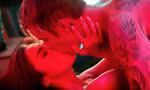 Video Justin Bieber hôn nữ rapper gây tranh cãi