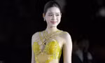 Thanh Thủy, Đỗ Thị Hà đổ bộ thảm đỏ chung khảo Hoa hậu Việt Nam
