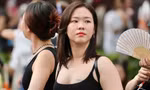 Fan nữ mặc sexy đổ bộ show Anh trai 