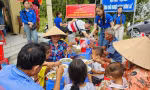 Ấm lòng xe mỳ 0 đồng trong Tháng Thanh niên