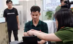 10 công dân đầu tiên nhận căn cước mới trong ngày 1/7 