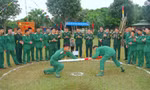 Chiến sĩ ‘chân đồng, vai sắt’ rộn ràng vui xuân mới