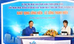 Anh Nguyễn Anh Tuấn, Ủy viên T.Ư Đảng, Bí thư thứ nhất T.Ư Đoàn trò chuyện với đoàn viên, thanh niên tại buổi đối thoại. Ảnh: Minh Đức