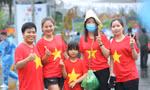 CĐV Phú Thọ đội mưa tới sân cổ vũ U23 Việt Nam đấu Timor Leste