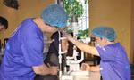 Phẫu thuật đục thể thuỷ tinh: Nhiều người bệnh đến viện khám khi đã muộn