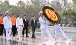 Đoàn đại biểu Gương mặt trẻ Việt Nam tiêu biểu dâng hương tưởng niệm các Anh hùng Liệt sĩ