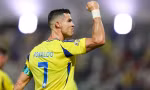 Ronaldo tác động ban lãnh đạo giải cứu tiền vệ MU