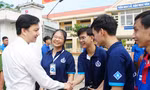 Bí thư Trung ương Đoàn động viên tình nguyện viên Tiếp sức mùa thi tại Hậu Giang