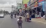 Biểu dương cậu bé cúi đầu cảm ơn tài xế nhường đường ở Cần Thơ