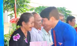 Bí thư Trung ương Đoàn thăm gia đình chính sách tại Trà Vinh