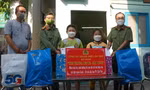 2 anh em mồ côi trước di ảnh mẹ
