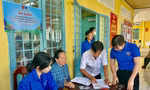 ‘Đi từng ngõ, gõ từng nhà’ hỗ trợ người dân vùng biên