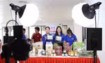 Bạn trẻ Đà Nẵng tất bật livestream chốt đơn sản phẩm OCOP, khởi nghiệp