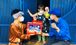 'Chú Cuội' mang Trung thu đến với trẻ em khó khăn