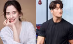 Song Ji Hyo hôn nam diễn viên cơ bắp trên sóng truyền hình