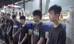 Tạm giữ nhóm quái xế 'làm xiếc' trên đường để quay clip đăng mạng xã hội