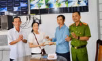 Nhặt được 18 triệu đồng, anh thợ hồ tìm trả lại người làm mất