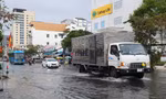 Bất thường đường phố TP. Cần Thơ ngập sâu trong nước dịp Tết Nguyên đán