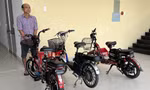 Trộm xe đạp điện bị phát hiện, trên đường chạy thoát tiếp tục trộm xe khác