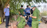 Khai quật tử thi bé trai 5 tuổi nghi bị người tình của mẹ bạo hành