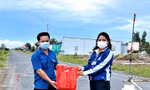 Nam sinh y khoa giúp sản phụ vượt cạn thành công tại chốt kiểm dịch 