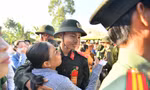 Hàng nghìn thanh niên miền Tây hăng hái lên đường nhập ngũ