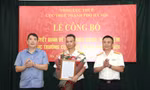 Thứ trưởng Bộ Tài chính Cao Anh Tuấn và Quyền Tổng cục trưởng Thuế Mai Xuân Thành trao quyết định bổ nhiệm Cục trưởng Thuế Hà Nội cho ông Vũ Mạnh Cường. 