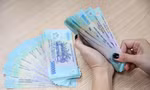 Chính sách mới ưu tiên cho các cán bộ, công chức, viên chức có tuổi đời còn từ đủ 5 năm trở xuống đến tuổi nghỉ hưu. (Ảnh: PV/Vietnam+)
