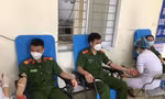 11 chiến sỹ công an hiến máu cứu người đàn ông suy tim