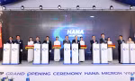 Phó Thủ tướng Trần Lưu Quang, Bí thư Tỉnh ủy Bắc Giang Dương Văn Thái, Chủ tịch UBND tỉnh Bắc Giang Lê Ánh Dương và các đại biểu nhấn nút khánh thành nhà máy.