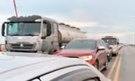 Đường dẫn vào cao tốc Pháp Vân - Ninh Bình tắc gần 10km do công trường thi công 