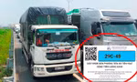 Trước tỉnh trạng xe ùn ứ, mạng cấp tê liệt, Bộ GTVT đã bỏ quy định xe chở hàng phải có thẻ luồng xanh. Ảnh: T.Đảng