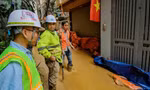 Ban Quản lý Đường sắt đô thị Hà Nội xin lỗi về sự cố 'suối bùn' tràn ngõ phố