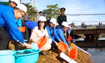 Tuổi trẻ Đắk Nông đồng loạt ra quân vệ sinh môi trường và trao quà Tết Nhân ái